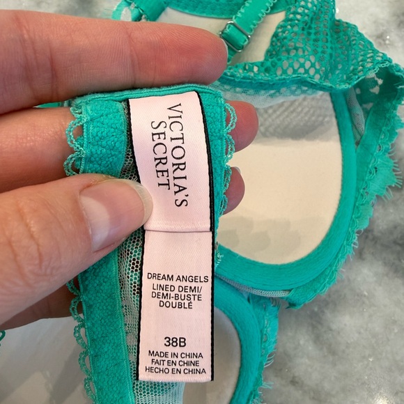 Victoria's Secret Lace with Crystals Bra 38B Brand New - Picture 2 of 5